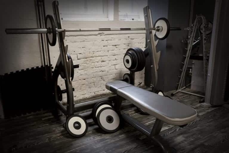 how to use a benchpress to work out properly